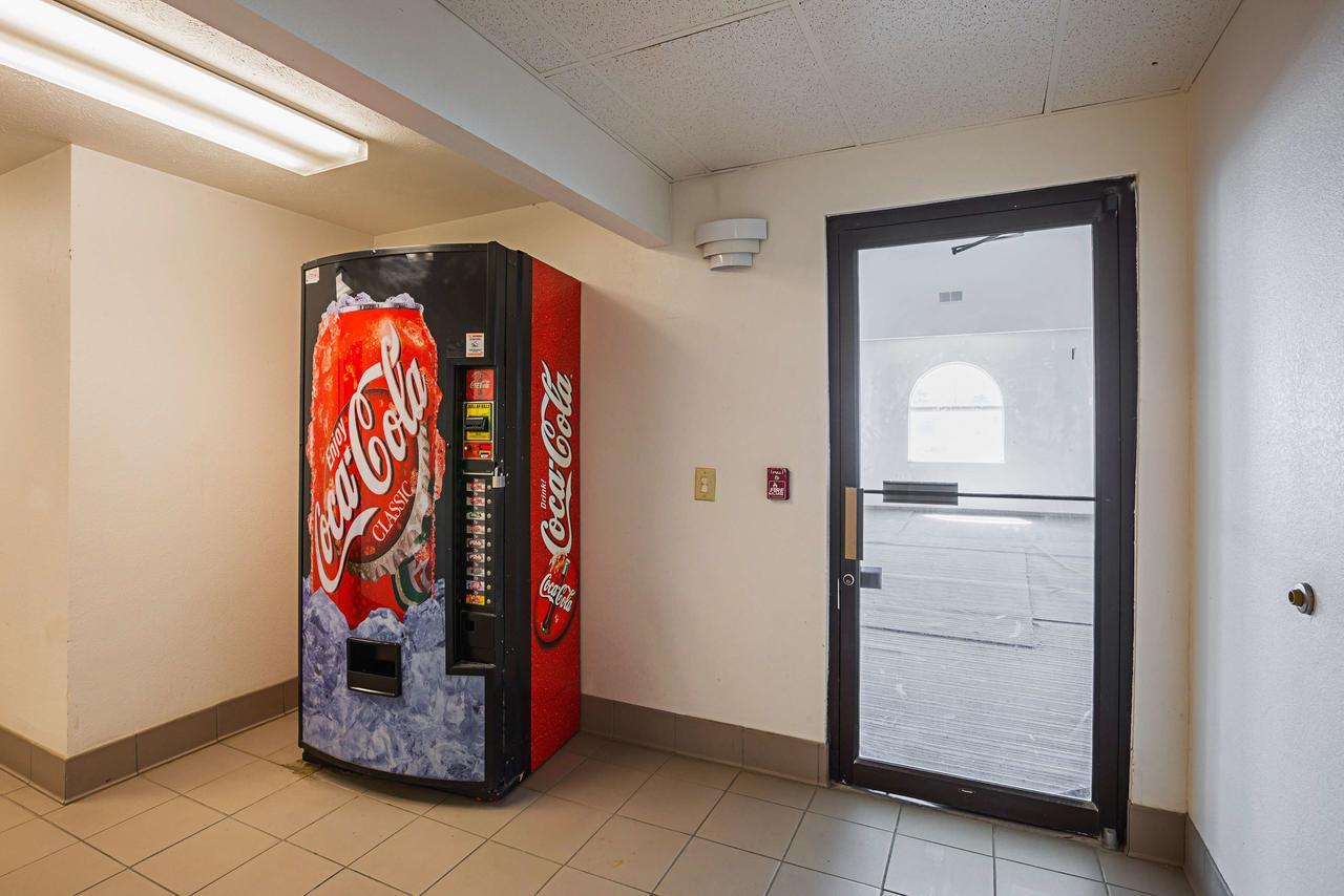 Motel 6 Omaha - Iat West Luaran gambar