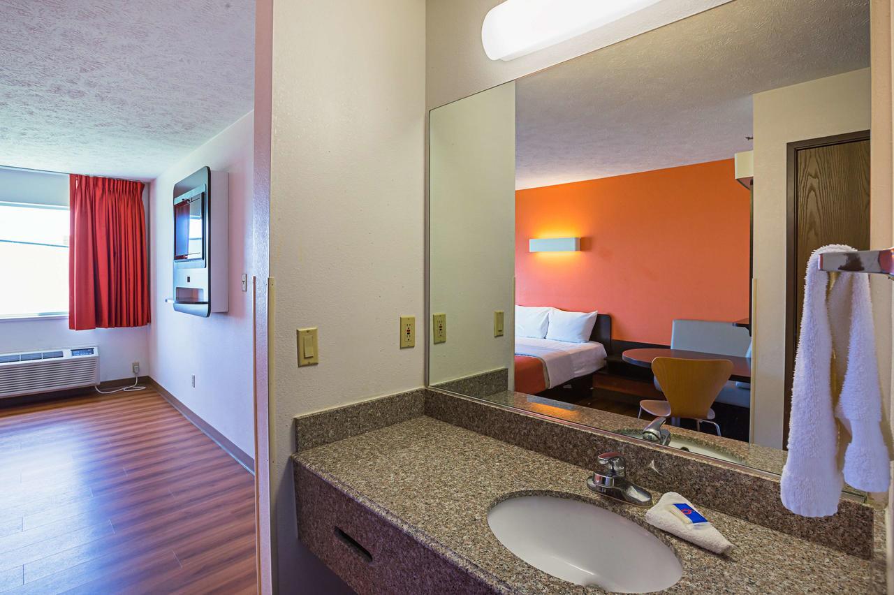 Motel 6 Omaha - Iat West Luaran gambar