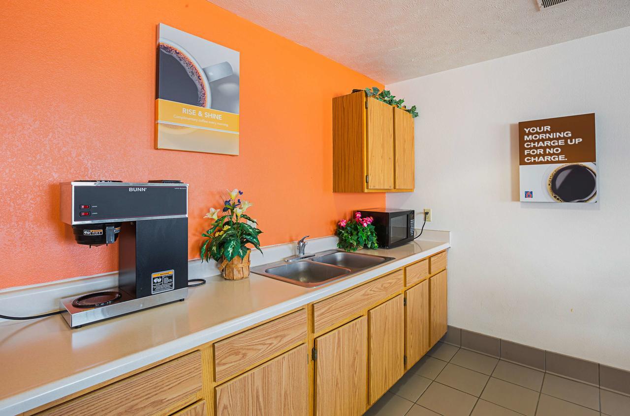 Motel 6 Omaha - Iat West Luaran gambar