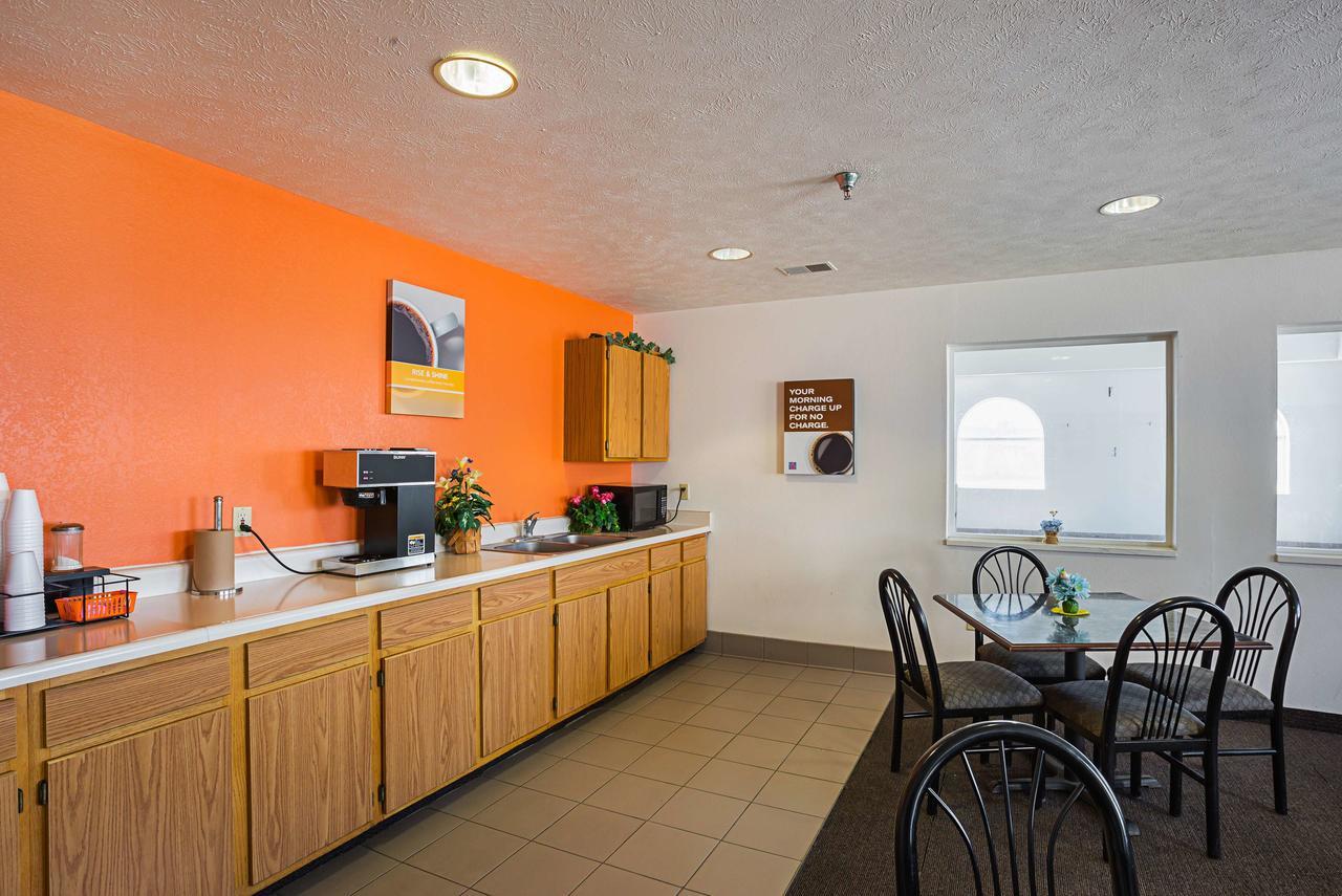 Motel 6 Omaha - Iat West Luaran gambar